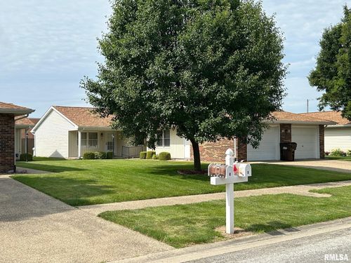 100 E Heights Ave, Taylorville, IL, 62568-1368 | Card Image