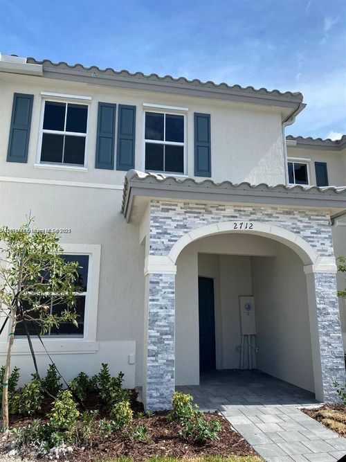 2712 Ne 15 Ct, Homestead, FL, 33035 | Card Image