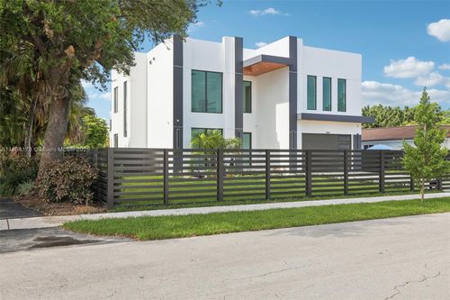 9330 Sw 34th St, Miami, FL, 33165-4112 | Card Image