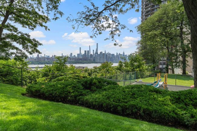 APT-2F - 8400 Boulevard E, Home with 1 bedrooms, 1 bathrooms and null parking in North Bergen NJ | Image 16