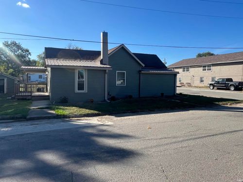 417 E Washington St, Eaton, IN, 47338-9427 | Card Image