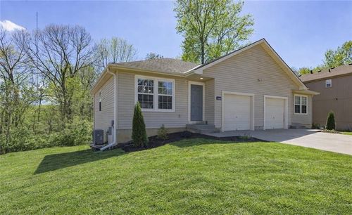 8853 Ann Ave, Kansas City, KS, 66112-1601 | Card Image