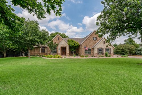136 Whispering Winds Dr, Gunter, TX, 75058-2556 | Card Image