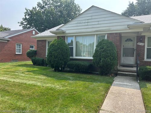 19732 W 19732 W Kings Ct Court, Grosse Pointe Farms, MI, 48236 | Card Image