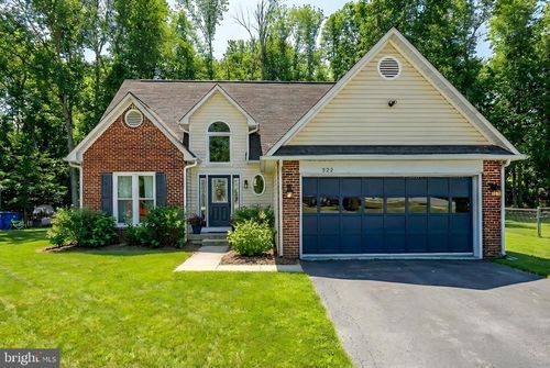 522 Stonewall Ln, FREDERICKSBURG, VA, 22407-8677 | Card Image