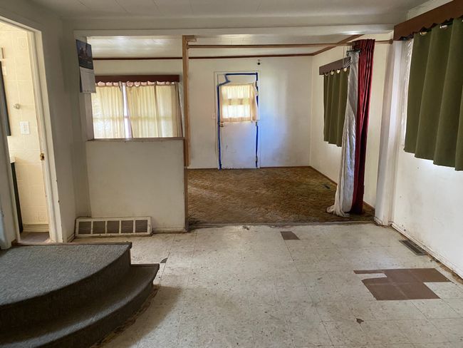 207 E Main St, House other with 4 bedrooms, 2 bathrooms and null parking in Vernon MI | Image 5