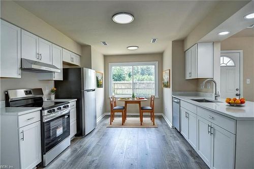 2133 Weybridge Dr, Virginia Beach, VA, 23454-5029 | Card Image