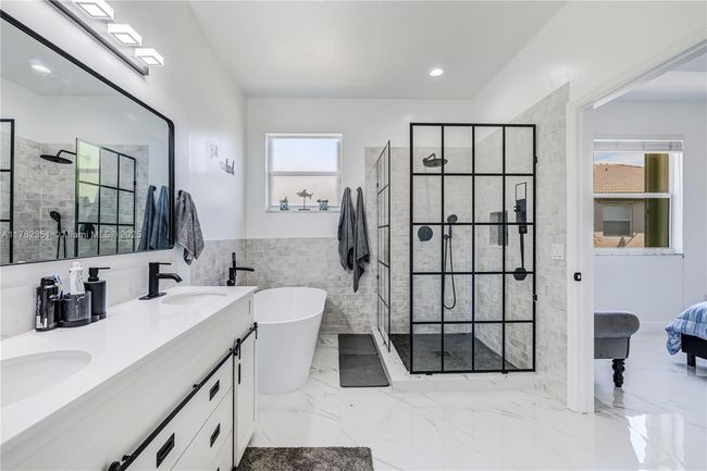 9369 Sw 221 St St, Townhouse with 2 bedrooms, 3 bathrooms and null parking in Cutler Bay FL | Image 28