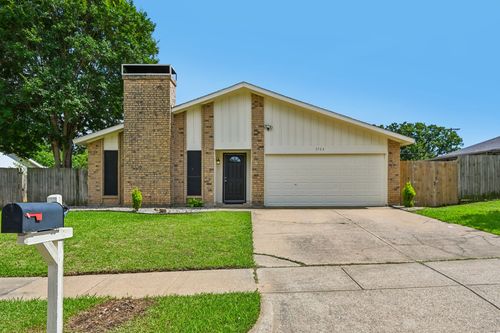 3704 Fort Hunt Drive, Arlington, TX, 76016 | Card Image