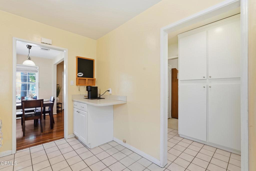 Residential in Lake Balboa 4