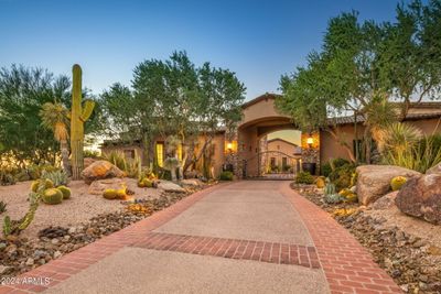 10902 E Winter Sun Drive, House other with 4 bedrooms, 5 bathrooms and null parking in Scottsdale AZ | Image 3