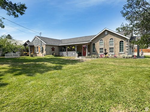 160 W Canyon Rd, Ferron, UT, 84523-4520 | Card Image