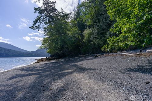 2101 Dolphin Bay Rd, Eastsound, WA, 98245-5603 | Card Image