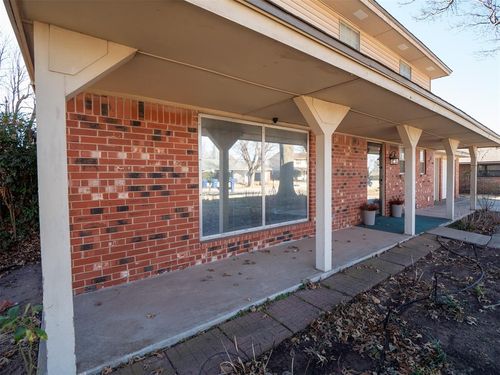 813 Sw 25th St, El Reno, OK, 73036-5861 | Card Image