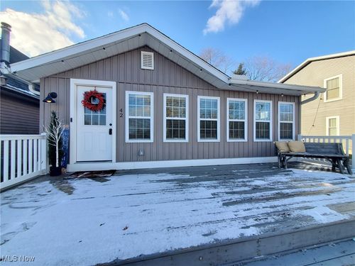 42-8177 S Cleveland Massillon Rd, Clinton, OH, 44216-8910 | Card Image