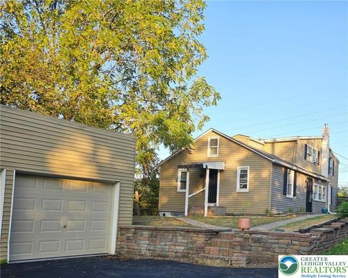 500 Hall Rd, Nazareth, PA, 18064-9536 | Card Image