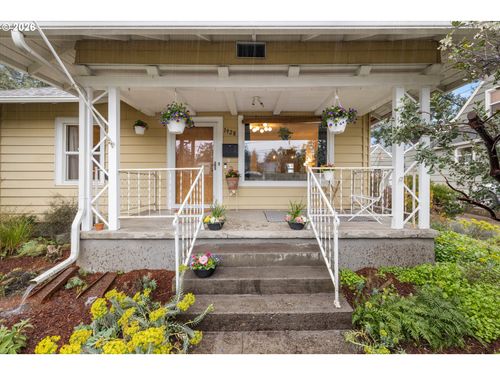 1928 Ne 63rd Ave, Portland, OR, 97213 | Card Image