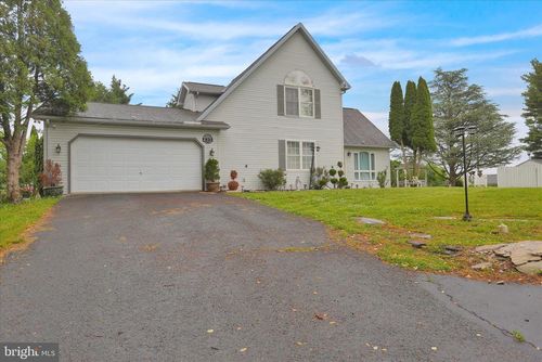 422 Noble St, KUTZTOWN, PA, 19530-9713 | Card Image