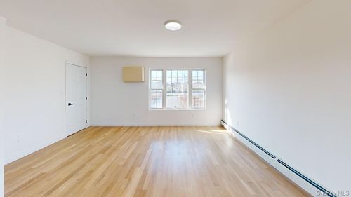 472 Beach 43rd St, Far Rockaway, NY, 11691-1212 | Card Image