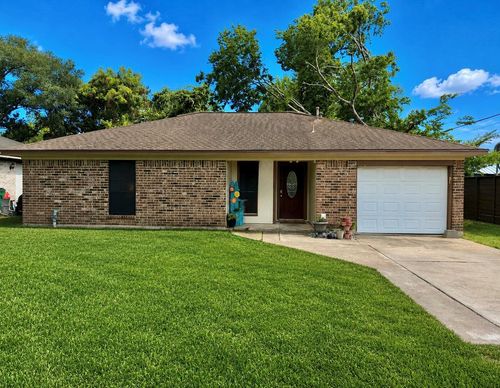 725 E Plum St, Angleton, TX, 77515-5045 | Card Image