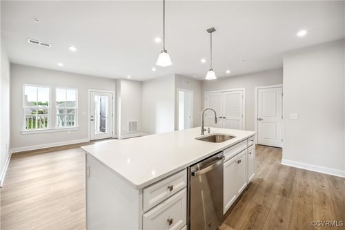 204-6725 Citory Way, Moseley, VA, 23120-1856 | Card Image