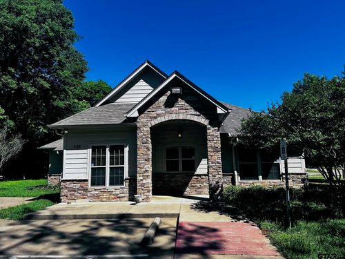133 E Reagan St, Palestine, TX, 75801-3629 | Card Image