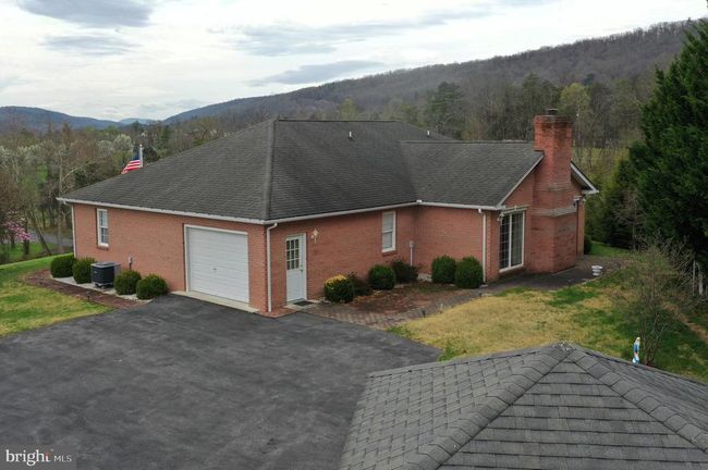 106 Waterview Dr, House other with 3 bedrooms, 2 bathrooms and null parking in Capon Bridge WV | Image 7