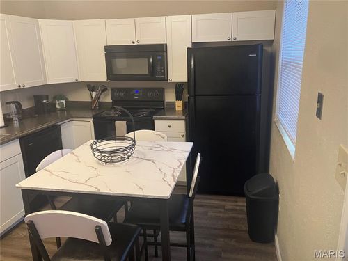 8-1009 Belle Valley Dr, Belleville, IL, 62220-3431 | Card Image