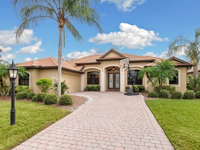 7659 Trillium Boulevard, House other with 3 bedrooms, 2 bathrooms and null parking in Sarasota FL | Image 1