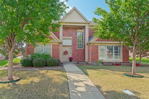 1332 Old Barn Ln, Lewisville, TX, 75067-5518 | Card Image