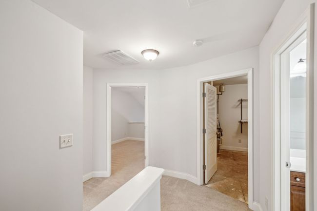 Upstairs Hallway | Image 21