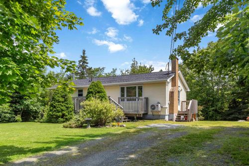 40 Parkcrest Dr, Lawrencetown, NS, B2Z1M1 | Card Image