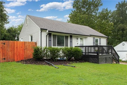 7711 Longwood Ave, Kansas City, KS, 66109-1634 | Card Image