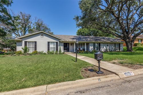 4301 Winding Way, Benbrook, TX, 76126-2221 | Card Image