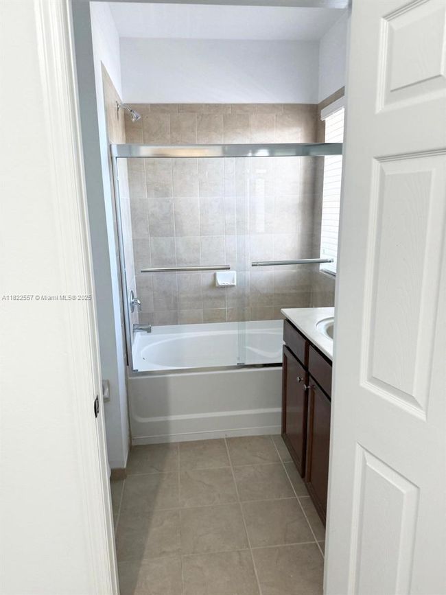 APT-213 - 8900 Nw 97 Th Ave, Condo with 3 bedrooms, 3 bathrooms and null parking in Medley FL | Image 22
