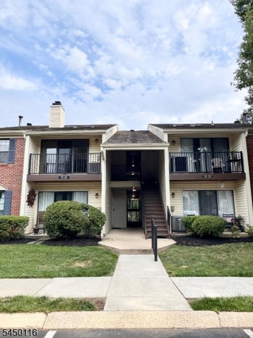 99 Woodward Ln, Basking Ridge, NJ, 07920-2727 | Card Image