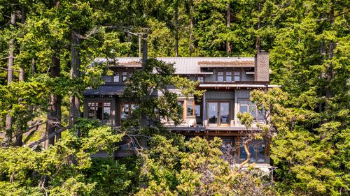 329 Esplanade Rd, Gibsons, BC, V0N1G2 | Card Image