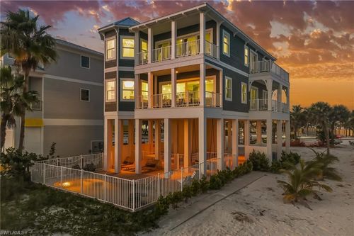 70 Avenue E, FORT MYERS BEACH, FL, 33931-2855 | Card Image