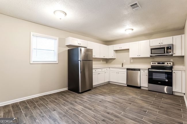 8621 Chestnut Ln, House other with 3 bedrooms, 2 bathrooms and null parking in Lithia Springs GA | Image 5