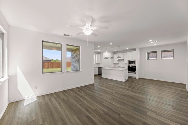 14131 Gallatin St, House other with 3 bedrooms, 3 bathrooms and null parking in Pilot Point TX | Image 5