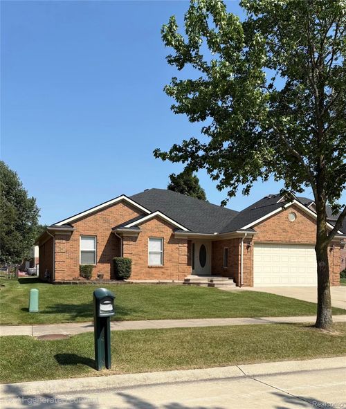35050 Newport Court, New Baltimore, MI, 48047 | Card Image
