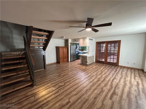 5915 Laredo St, Las Vegas, NV, 89146-5315 | Card Image