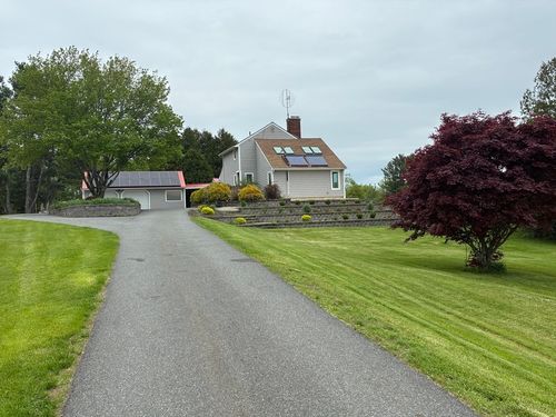 169 Old Albany Rd, Greenfield, MA, 01301-9648 | Card Image