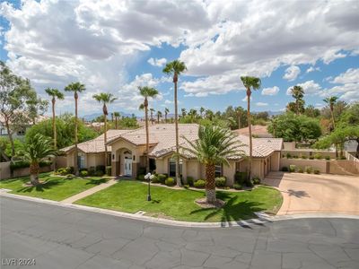 2205 Purple Majesty Court, House other with 5 bedrooms, 4 bathrooms and null parking in Las Vegas NV | Image 3