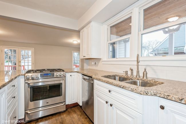 261 N Evergreen Ave, House other with 3 bedrooms, 3 bathrooms and 2 parking in Elmhurst IL | Image 5