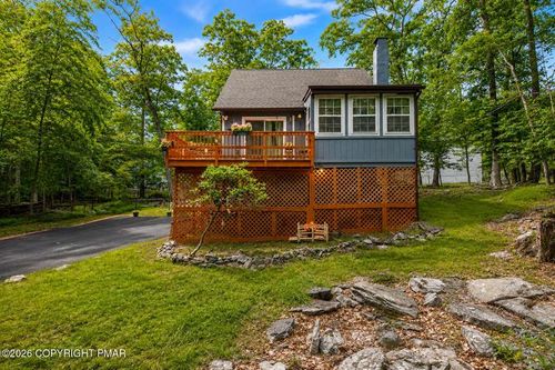 2128 Apley Dr, Bushkill, PA, 18324-7746 | Card Image