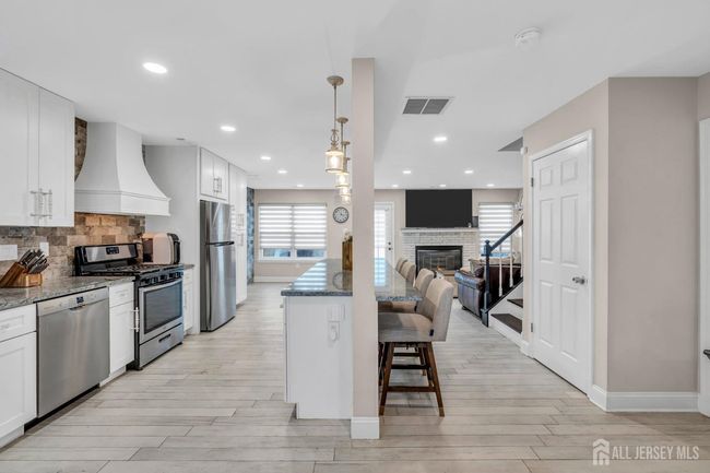103 Rumford Way, Townhouse with 2 bedrooms, 3 bathrooms and null parking in Manalapan NJ | Image 5