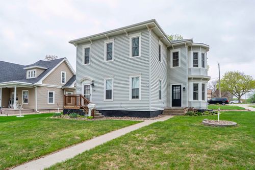 334 3rd Ave Se, Le Mars, IA, 51031-2125 | Card Image