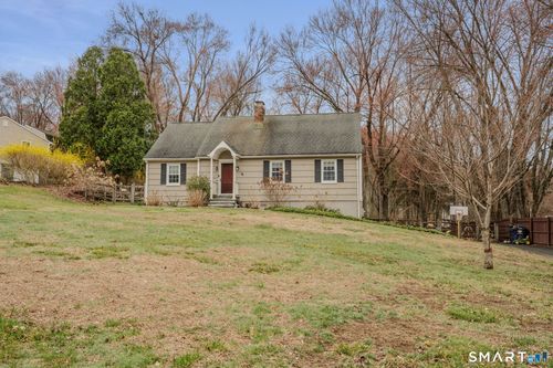 32 Greenbriar Ln, Newtown, CT, 06470-2218 | Card Image