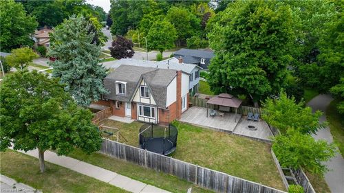 204 Country Hill Dr, Kitchener, ON, N2E1R6 | Card Image